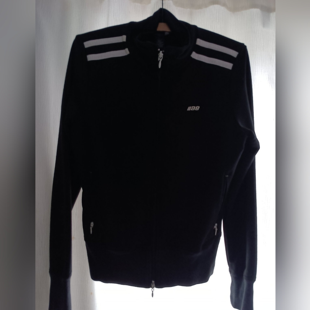 AMERICAN EAGLE Athletic kids black Full Zip jacket.  Size Large.